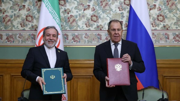 روسيا وإيران: الحل الدبلوماسي السبيل الوحيد لإنهاء التوتر