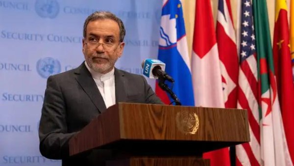 تقرير إيراني: عراقجي وفريق التفاوض سيبقيان في نيويورك حتى الأربعاء المقبل