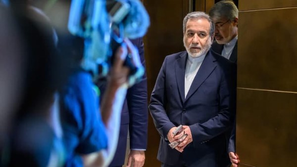 إيران: مستعدون لاستئناف الحرب.. عراقجي ينتظر الرد الأمريكي الرسمي على مقترح هرمز