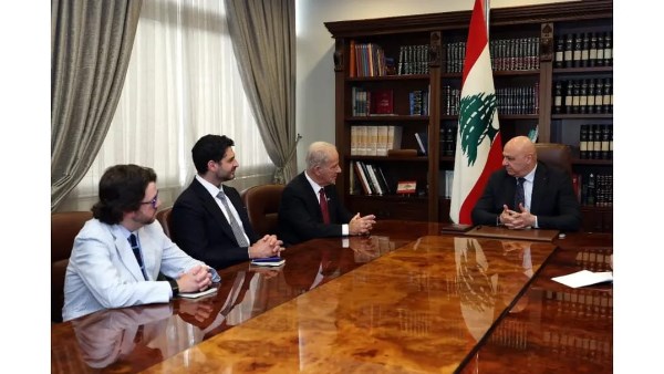 الرئيس اللبناني يبحث مع وفد أمريكي تحضيرات جولة جديدة من المفاوضات مع إسرائيل