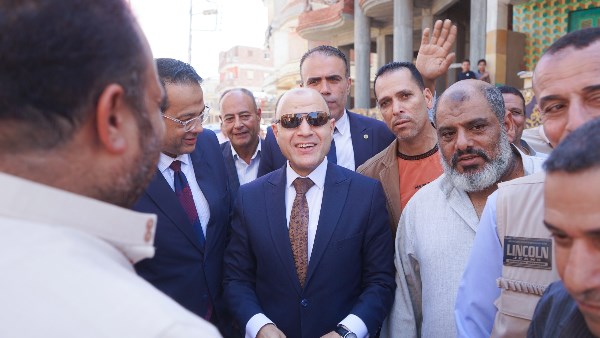 محافظ الغربية: الاستماع للمواطنين والوجود بينهم على أرض الواقع أساس العمل التنفيذي