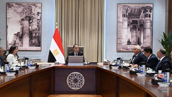 رئيس الوزراء يتابع جهود تنمية وتطوير الساحل الشمالي الغربي