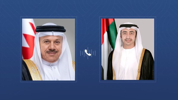وزيرا خارجية الإمارات والبحرين يبحثان هاتفيا التطورات الإقليمية وجهود تعزيز الأمن بالمنطقة
