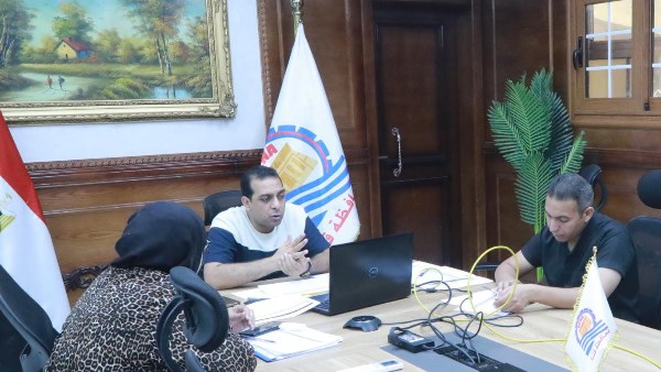 محافظ قنا يوجه بسرعة حسم ملفات التصالح والمتغيرات المكانية وتيسير الخدمات للمواطنين