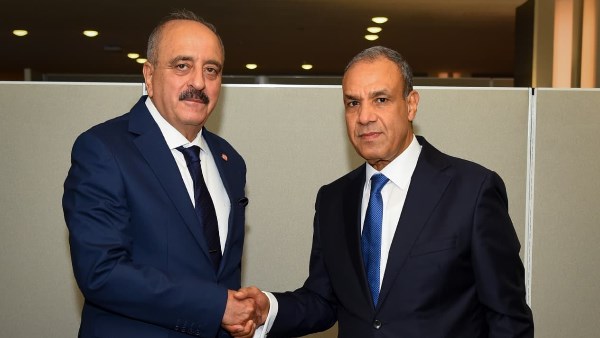 وزير الخارجية ونظيره التونسي يؤكدان اعتزازهما بخصوصية العلاقات بين البلدين