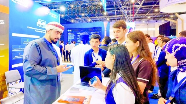 سلطنة عُمان تستعرض تجربتها في الاتصالات وتقنية المعلومات في أوزبكستان