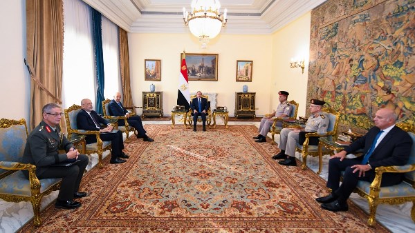 الرئيس السيسي يؤكد أهمية التعاون الثلاثي بين مصر واليونان وقبرص لمواجهة التحديات المشتركة