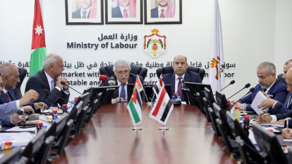 وزيرا العمل الأردني والمصري يبحثان تعزيز التعاون وتنظيم سوق العمل