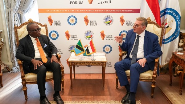 وزير البترول يبحث مع وزيري تعدين كينيا وتنزانيا توطين الصناعات التعدينية