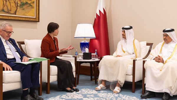 وزير الخارجية القطري يبحث مع رئيس البنك الآسيوي تطوير علاقات التعاون