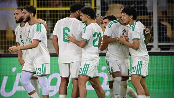 الجزائر تبدأ مشوار أمم إفريقيا بثلاثية أمام زامبيا