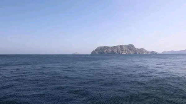 أكسيوس: الجيش الأمريكي هاجم نحو 100 هدف في إيران.. واستهدف ناقلتين حكوميتين لأول مرة