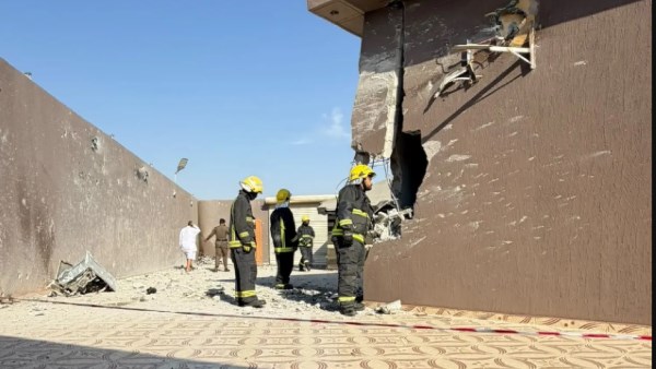 الدفاع المدني السعودي: وفاة مقيم وإصابة اثنين إثر سقوط شظايا مسيّرة حوثية