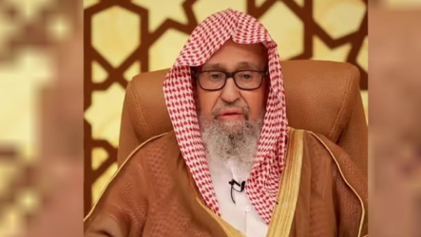 مفتي السعودية يدعو الجنود للاستعداد للتضحية بأرواحهم في قتال الحوثيين