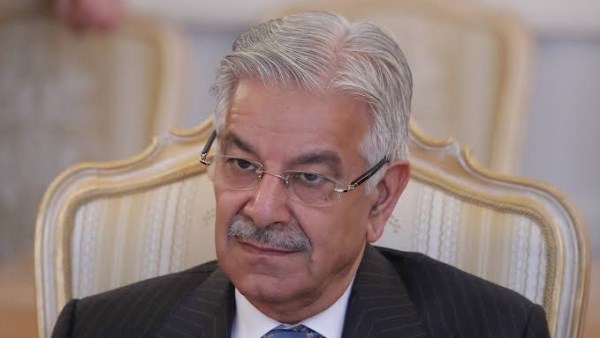 وزير الدفاع الباكستاني: سنستخدم أي وسيلة متاحة لحماية المملكة العربية السعودية