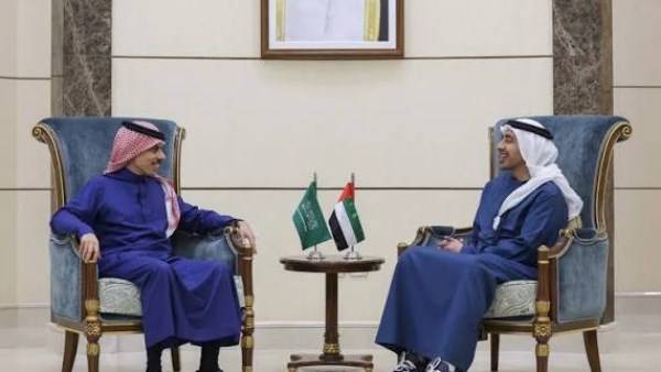 وزيرا خارجية السعودية والإمارات يبحثان احتواء التصعيد وتوحيد المواقف الخليجية