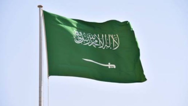 الدفاع المدني السعودي يطلق الإنذار المبكر في منطقة جازان