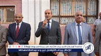 محافظ أسيوط يحضر طابور الصباح ويشارك طلاب بني مر تحية العلم