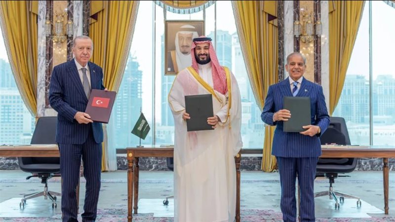 باكستان تهدد إيران بتفعيل “اتفاقية مكة” للدفاع عن السعودية، تطور خطير يهدد بحرب إقليمية واسعة