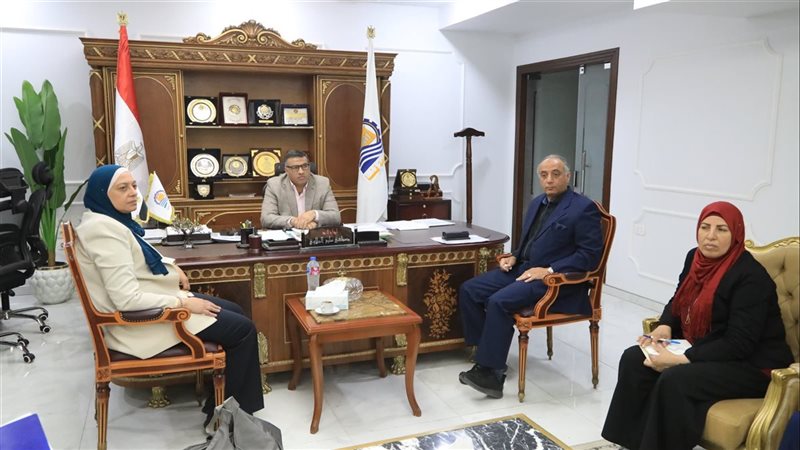محافظ قنا يبحث مع المنسق الوطني لبرنامج المنح الصغيرة “GEF” تعزيز التعاون