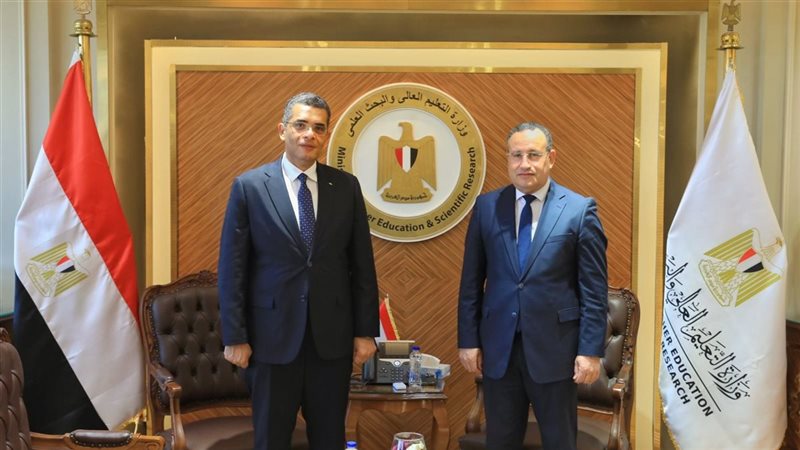 وزير التعليم العالي يبحث مع محافظ البحر الأحمر توظيف البحث العلمي لخدمة التنمية