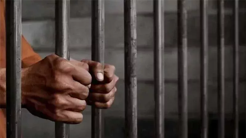 325 فرش حشيش تحبس عاطلا 4 أيام على ذمة التحقيقات بالمنيرة الغربية