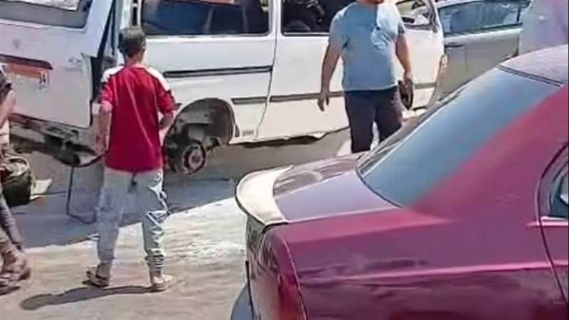 بسب السرعة، إصابة 10 أشخاص في انقلاب ميكروباص بطريق شبرا بنها الحر