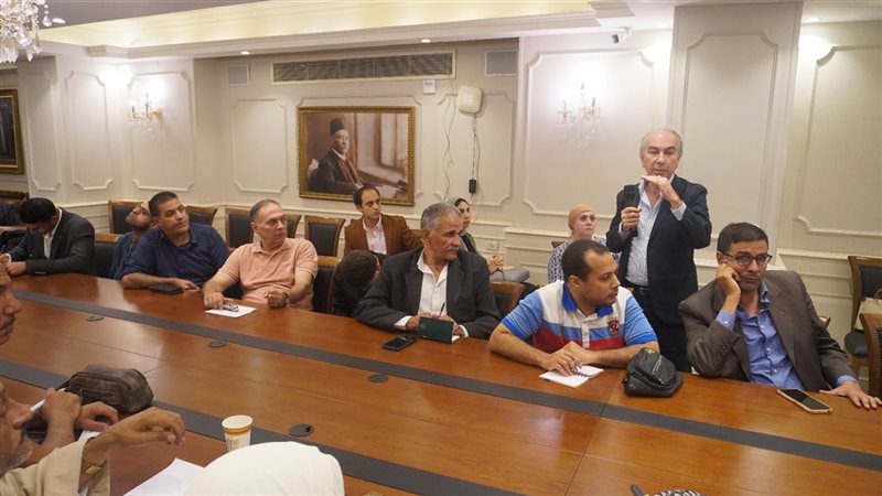 محافظ الجيزة الأسبق يفتح ملف أزمة العمران بمصر خلال محاضرة بمعهد الوفد للدراسات السياسية (صور)