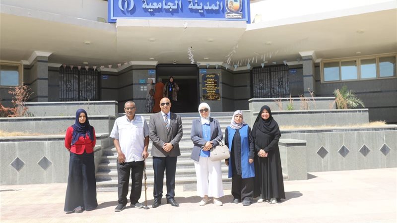نائب رئيس جامعة قنا يتفقد جاهزية المدن الجامعية لاستقبال الطلاب بالعام الدراسي الجديد