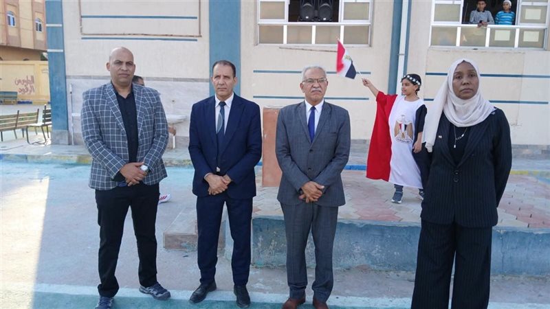 وكيل تعليم الإسماعيلية يتابع انتظام الدراسة بمدرسة دوحة الزمان