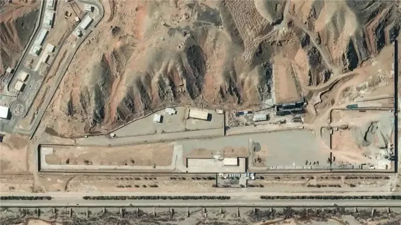 صور جديدة بالأقمار الصناعية تكشف ماذا يحدث داخل منشأة “طالقان 2” النووية السرية الإيرانية