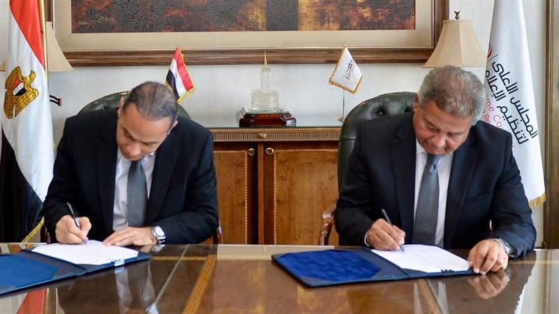 بروتوكول تعاون بين “الأعلى للإعلام” و”الرقابة المالية” لتعزيز الرقابة على المنصات الرقمية