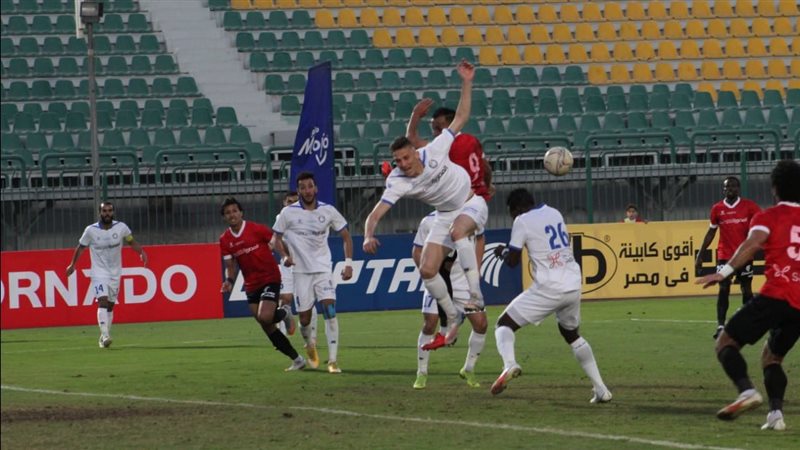 الدوري المصري، طرد وتعادل سلبي بين طلائع الجيش وسموحة في الشوط الأول