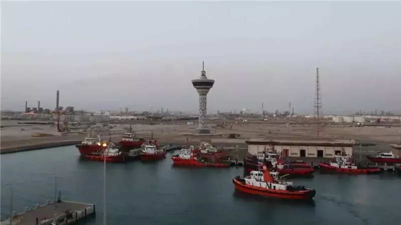 بعد بريطانيا، فرنسا تعلن استعدادها للمساهمة في “تأمين” منشآت الطاقة السعودية