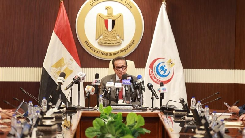 توطين علاجات السرطان، مصر تبدأ تصنيع 9 مستحضرات متخصصة محليًا وتستهدف 400 مادة فعالة.. وزير الصحة: هدفنا إتاحة أدوية الأورام في القطاعين العام والخاص بأسعار مناسبة