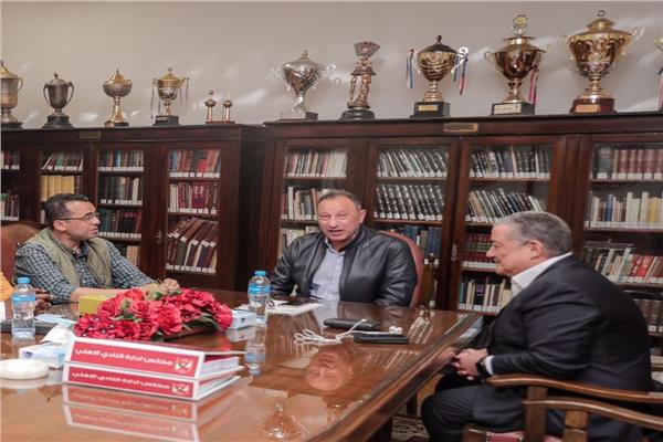 الأهلي يرد على خلاف إدارة ملف الكرة بين الخطيب وياسين منصور وعبدالحفيظ | خاص