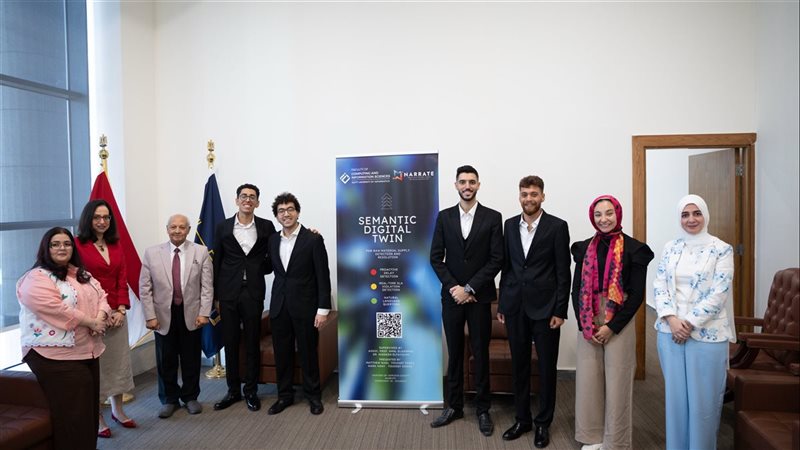 طلاب جامعة مصر للمعلوماتية يطورون تطبيقين لدعم الصناعات الذكية