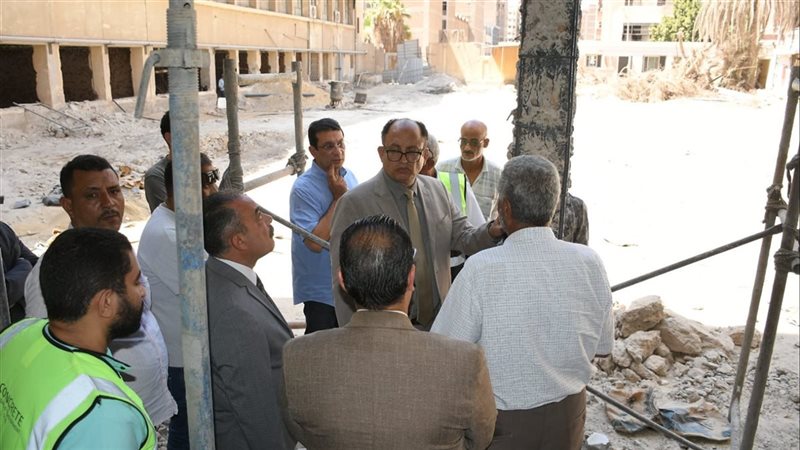 رئيس جامعة العاصمة يتفقد مشروعات التطوير بالمجمع الطبي ومستشفى الطلبة والمدينة الجامعية