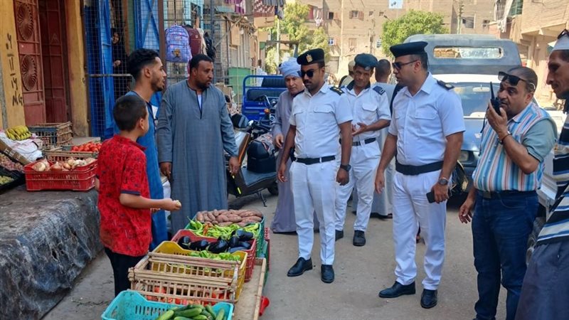 تحرير 8 محاضر إزالة للإشغالات والتعديات بالزينية في الأقصر