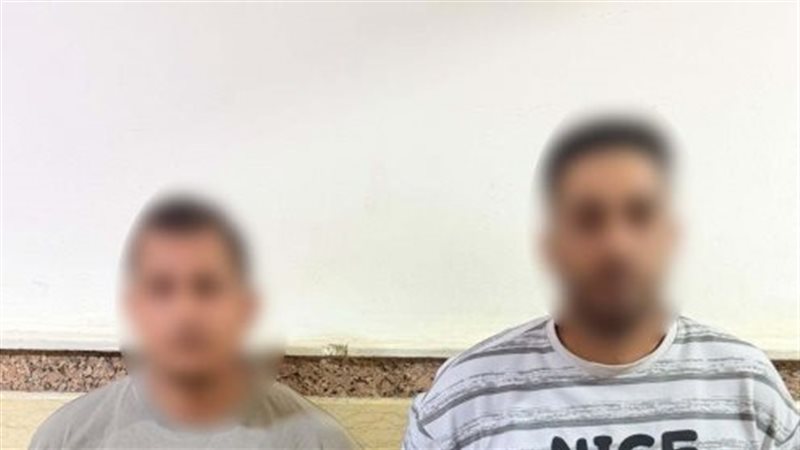 مشادة داخل موقف بالإسماعيلية تنتهي بتحطيم زجاج سيارة، ضبط عامل وسائق يكشفان تفاصيل الواقعة