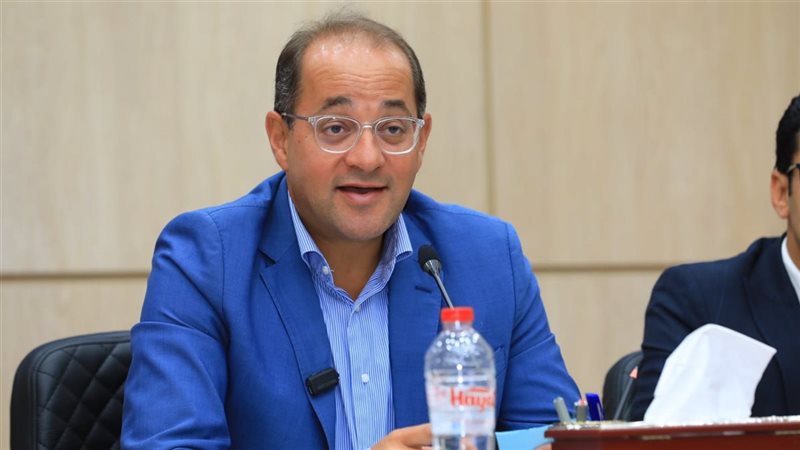 أين الوزير؟، مكافآت رؤساء الجامعات وموظفة حسابات تثير غضب مواقع التواصل
