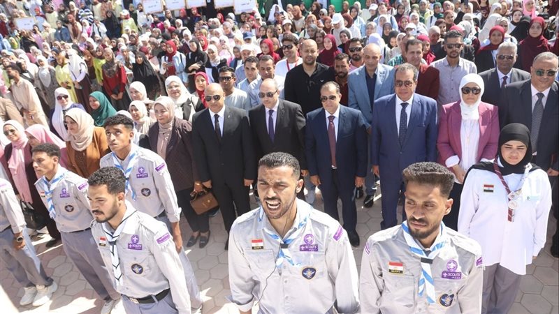 رئيس جامعة قنا يشهد مراسم تحية العلم في مستهل العام الجامعي الجديد (صور)