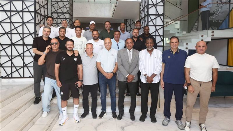 مدربو الرخصة PRO يحضرون مباراة مصر وليبيا في الإسماعيلية (صور)