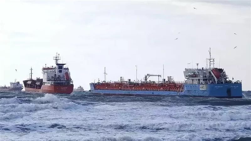 فقدان الاتصال بسفينة تركية وطاقمها في بحر مرمرة