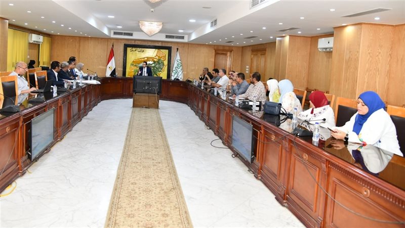 محمد التوني يعقد اجتماعا لمتابعة تحديث المخطط الاستراتيجي لمدينة الفيوم