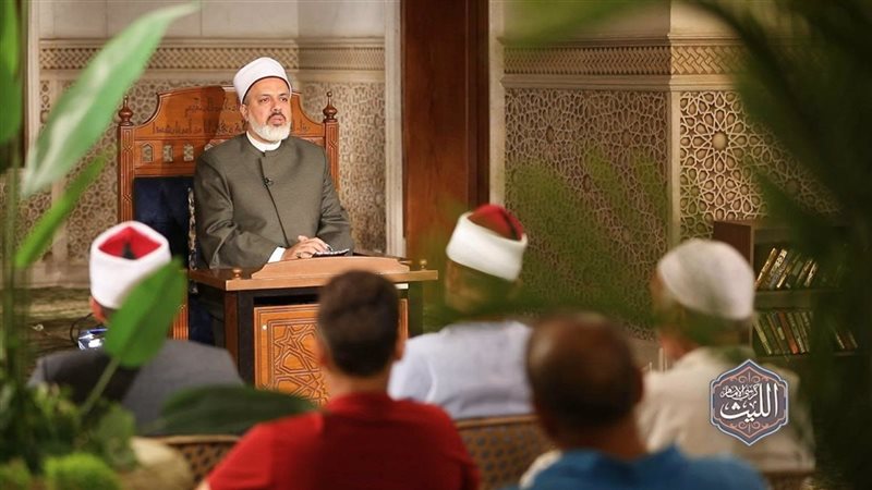 على شاشة الأولى، “كرسي الإمام الليث” يتناول فقه الدعاء وأثر اليقين في الاستجابة