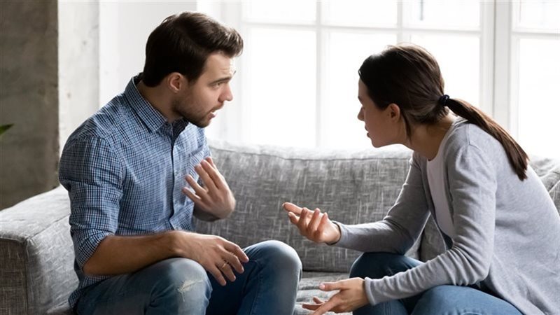 كيف يتعامل الزوجان مع اختلاف أولوياتهما؟ خبيرة علاقات تجيب