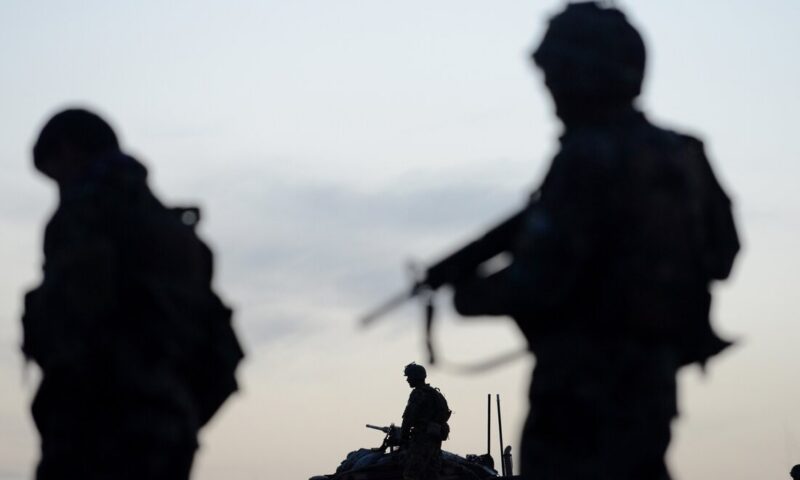 مرتبطة بحرب إيران.. وفاة غامضة لضابطة أمريكية في رحلة جوية ترفع حصيلة القتلى إلى 19