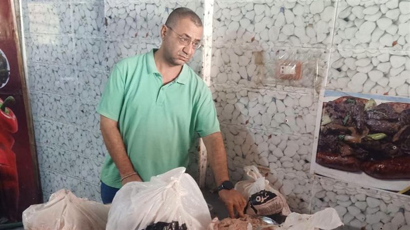 “قبل وصولها للمواطن”، بيطري المنيا تضبط أكثر من نصف طن لحوم وأسماك فاسدة