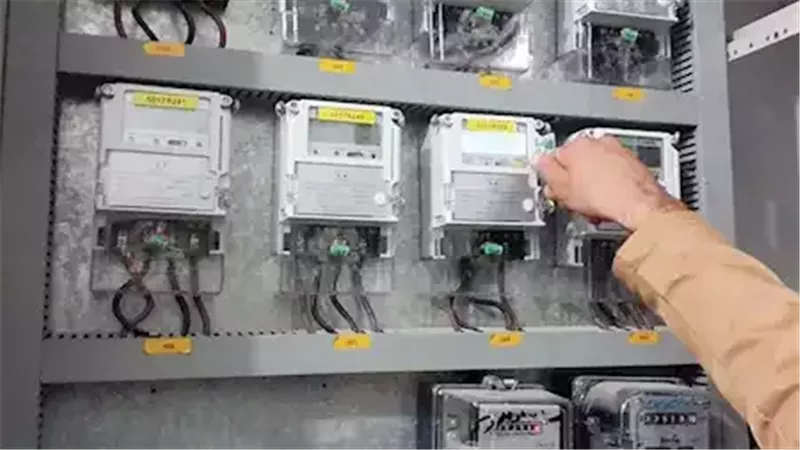 الكهرباء تفسر أسباب عودة 1.2 مليون عداد كودي لشرائح الاستهلاك